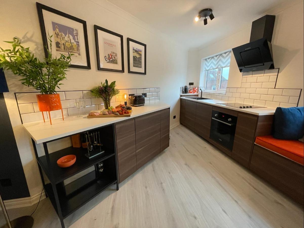 East Walls Apartment 치체스터 외부 사진